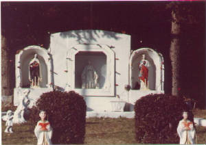 ByrnesvilleshrineatChristmastime.jpg