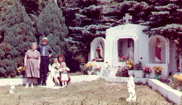 MOM.and.POP.at.shrine.jpg